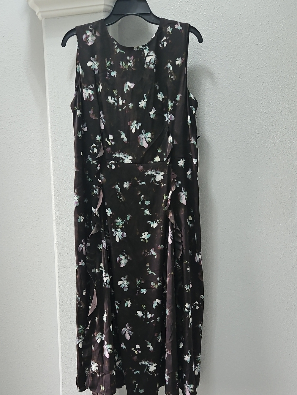 Simply Vera Vera Wang Black Floral Sleeveless Midi Dress